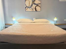 Holidays Rooms Rattazzi, hotel in La Spezia