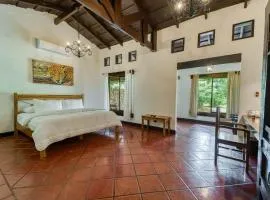 Hacienda La Pacífica Eco-Lodge