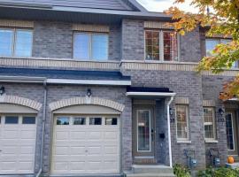 Cozy Prime Home, Hotel in Ottawa