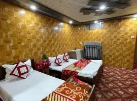 kashmir package group of houseboat in lake