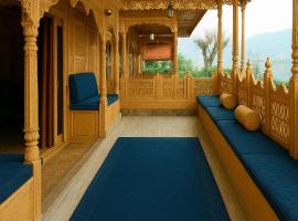 The Heritage Group Of Houseboats, hotel em Srinagar