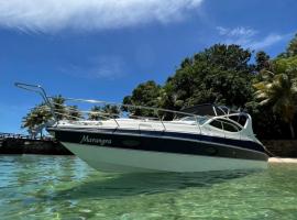 Passeio de Lancha em Angra dos Reis, hotel u gradu Angra dos Reis