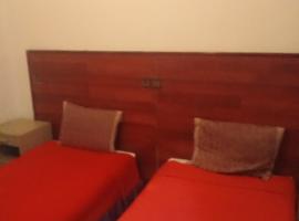 Hôteldescedresazroucentre de la ville, hotel en Azrou