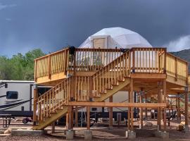 Modern Dome for an Unforgettable Getaway with Incredible Views in Colorado, hotell sihtkohas Buckskin Joe
