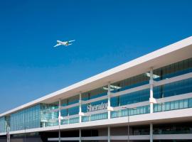 Sheraton Milan Malpensa Airport Hotel & Conference Centre, khách sạn ở Ferno