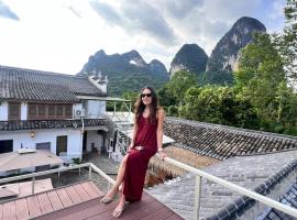 Moonlit Cloud Inn Yangshuo Yulong River, hotel em Yangshuo