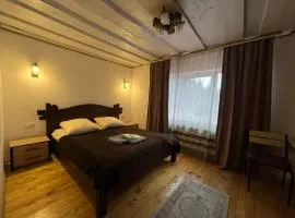 Готель-кафе Чатина