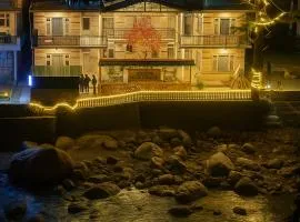 HOM House of MannMauji Riverside kasol