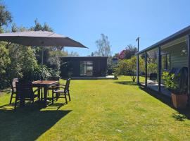 Fale Va'a in Marahau, hotel in Marahau