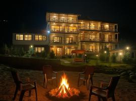 Nature Valley Riverside Cottage - A Beautiful Cottage Nested in Nature's Lap Tirthan Valley, hotel in Jibhi