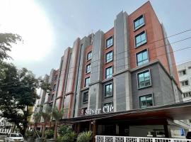 Hotel Silver Cle Hitech City Madhapur, ξενοδοχείο στο Χιντεραμπάντ