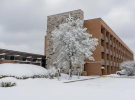 Hôtels Gouverneur Sept-Îles, hotel in Sept-Îles