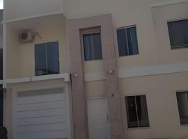 Sobrado 4 amplo e confortável, hotel in Corumbá