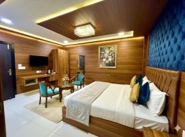 Hotel Elegant Bellemount Plaza A Family Hotel, hotel in Etāwah