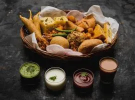 Collection O Agra Lohamandi