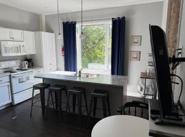 Waterfordbridge Apartments - 2 Bedroom MainFloor, ξενοδοχείο σε St. John's