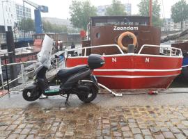 Boat Hotel SIX Rotterdam, hotel in Rotterdam