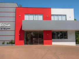 Hotel Vitória - Guaíra、グァイーラのホテル