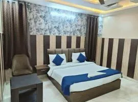 HOTEL KINGS PARADISE BANQUET & LAWN, Airport