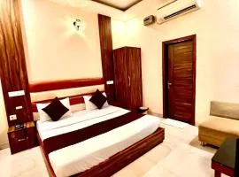 Hotel Wood-Crest !! Affordable, Cozy And Peaceful Stay !!