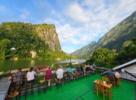 My village river side, hotel in Nongkhiaw
