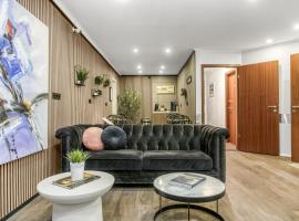 Flyers Airport Hotel, hotel in Keflavík