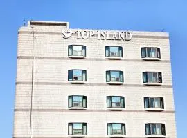 Top Island Hotel