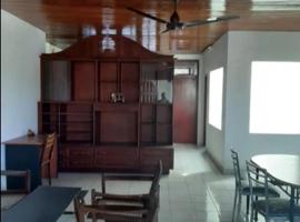 Orient Tours Residence, hotel en Nikawatawana