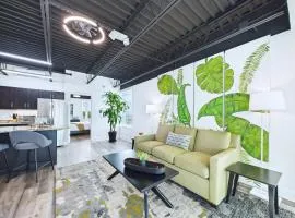 Stay, Park & Cruise! Modern Loft by Port -Unit 200
