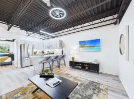 Sleek Coastal Loft Close To Port & Beach -unit 205