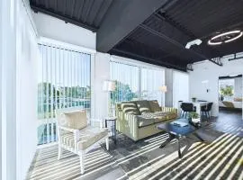 Rocket Launch View Loft Near Beach & Port-unit 209