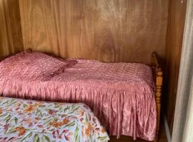 Waitomo Farmstay - Morepork Cabin 7, Hotel in Waitomo Caves