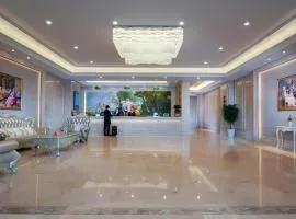 Vienna Hotel Nanning Xiangsi Lake University Town