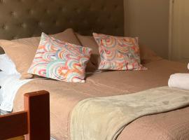BbCasita Blue-Hostal, hotel a Santiago