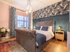 The Secret Garden, Donaghadee - The Hideaway - Luxury 5-Beds - Sleeps 7, отель в городе Donaghadee