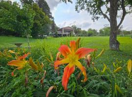 Hills and Dales Accommodation, hotell i Lanseria