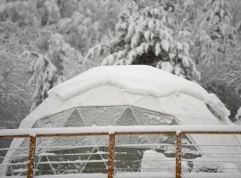 Zenzia Glamping, Hotel in Piatra Neamţ