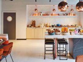 Tribe Paris Saint Ouen, hotel in Saint-Ouen