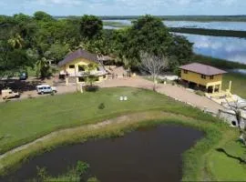 CROOКED TREE LODGE Belize