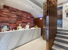 JTOUR Inn Wuhan Wusheng Road Metro CapitaLand Plaza