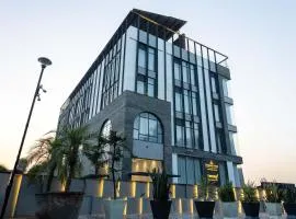 Emerald Luxe A Boutique Hotel Mohali Chandigarh