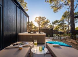 Pinadria Camping Resort, hotel in Baška Voda