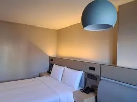 丰居中壢 Via Hotel Zhongli