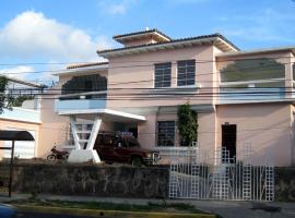 A picture of the hotel: Hostal Cumbres del Volcan Flor Blanca