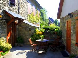 Casa Es De Bernat 2, hotel in Garós