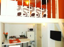 รูปภาพของโรงแรม: Orange Suite Studio