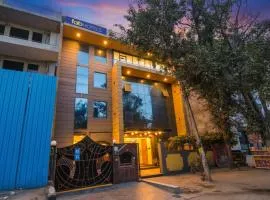 Via Singh Suite - DLF Phase 3, Gurugram