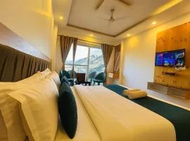 PR Wood Hotel & Resort - Rooftop Cafe ! Terrace ! Mountain View with Balcony Rooms