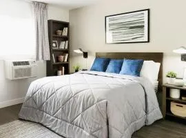 InTown Suites Extended Stay Chicago IL - Elk Grove O'Hare