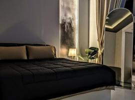 Midcity 1 BR, Condo, Gulberg Lahore Self Check IN, hotel v destinaci Lahore